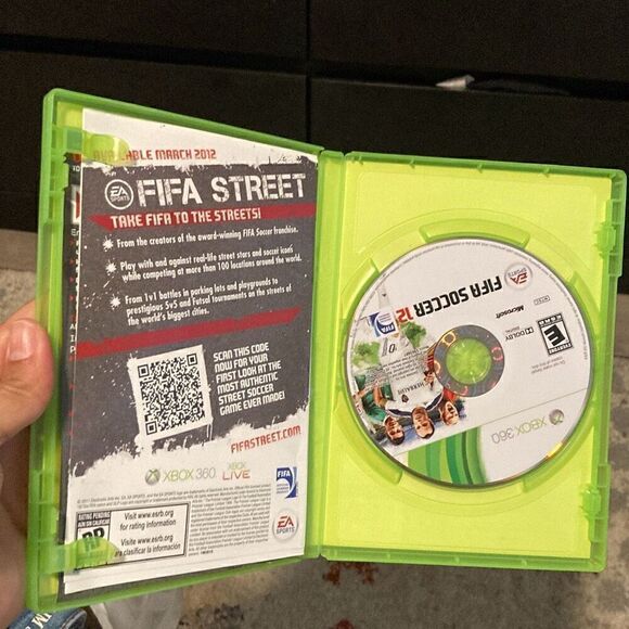 FIFA Soccer 12 Xbox 360 CIB Complete Tested & Working - Picture 2 of 4